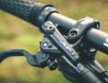 "The XT is snappy. I set the levers far out because of my long fingers. The angle of the brake levers is rather steep, purely out of habit and because of my BMX past."