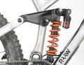Striking: The XXL bearing above the bottom bracket should guarantee a long, pain-free ride. The construction with Fox Factory suspension and lightweight Newman wheels is at the same top model level as the test competition.