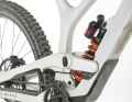 Low centre of gravity: The shock is nested close to the bottom bracket for increased riding stability. The chassis can be set to the Low and Superlow positions using a flip chip.