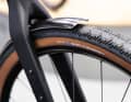 Stylish: the mudguard. New to the LTD Edition: lighter Schwalbe tyres and DT Swiss wheels save around 300 grams.