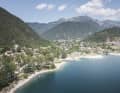 Blick auf das Westufer des Lago di Ledro. Hier ist das Ziel der 6. Transalp-Etappe 2023.