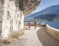 Very popular, often very busy, but also simply fantastic: the old Ponale road leads from Riva del Garda up to Lake Ledro.