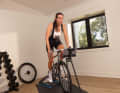 Que ce soit à l'intérieur ou à l'extérieur, la ceinture thoracique fournit de précieuses informations d'entraînement lors de l'entraînement sur le vélo.