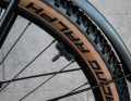 Coarse studs on the Schwalbe tyre: Great on the trail, a little rough on asphalt.