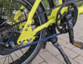 Large brake disc at the rear, simple but robust axle suspension and belt drive on the Yoonit.