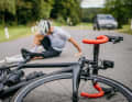Gestürzt und etwas am Bike kaputt? An diesen Fall denkt niemand gerne, doch bei Fahrradversicherungen können auch Unfallschäden abgedeckt werden.