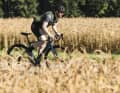 The handling offers typical racing bike precision and cornering ability. Above 25 km/h, however, classic bikes have the advantage.