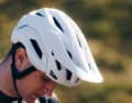 Der Giro Montaro ist ein alter Bekannter im Sortiment der US-Amerikaner und seit jeher ein klasse Trail-Helm. In der Pro-Version kommt der Montaro nun mit erweiterten Schutzfunktionen.