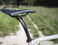 La tige de selle en carbone spécialement conçue du Canyon Grizl est censée améliorer le confort d'assise. Le coude désamorce l'angle d'assise.