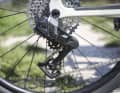 The Canyon Grizl CF8 w/Rift already features the new Sram Rival XPLR wireless drivetrain with 13 gears. The lightest gear of the gravel cassette reaches its limits on steep ramps.