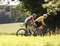 Narrow tyres equally fast, wide tyres equally slow? It's not that simple. MTB tyres usually have the advantage on gravel.