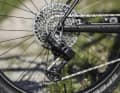 Mit großer Mountainbike-Kassette gibt es auch an steilen Rampen weniger böse Überraschungen. Auch viele Gravelbikes setzen auf die MTB-Technik.