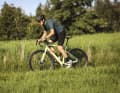 Faire la navette à vélo peut être un programme d'entraînement efficace - à condition qu'il y ait une douche à l'arrivée et que le transport des bagages soit réglé.