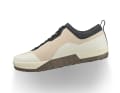The Gravita Versor 2 is protected all round by TPU reinforcement. Gravity bikers will have to do without the ankle protection of its predecessor.