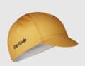 Un classique, mais loin d'être démodé : la casquette de cyclisme Summer fait partie des indispensables pour les journées chaudes à vélo. Un petit accessoire qui fait toute la différence, surtout lorsque le soleil tape fort à travers les aérations du casque.