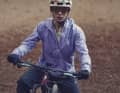 On the other hand, the Fernflow Windbreaker is actually very light, casual and very breathable.