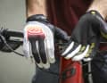 Troy Lee Designs has reissued its classic Air Gloves. They are said to have become airier and more tactile. But the stylish race look has remained the same
