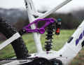 The DHX Factory damper with steel spring is otherwise mainly used in thoroughbred downhill bikes. Goodbye rear derailleur!