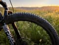 WTB combines flat centre lugs for fast rolling with grippy and soft outer lugs.