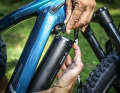 Don't forget the key! The battery can then be removed from the Radon without any problems.