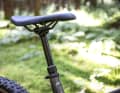 Unfortunately not standard in this price range: the dropper post significantly increases off-road capability.
