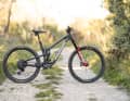 The key data of the Propain Spindrift 5 CF: 16.3 kg / 180/180 mm / 29" / 7029 Euro / Carbon