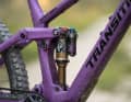 Depending on the shock stroke, 150 or 160 millimetres of suspension travel are available.