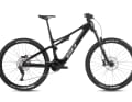 Das Einstiegsmodell iLynx+ DL Trail kommt mit M2-Motor und 800er-Akku. Die Ausstattung ist mit günstiger 34er-SR Suntour Gabel und 10fach Deore-Schaltung sehr einfach gewählt.