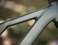 Polished weld seams are intended to provide a modern look that is orientated towards the carbon models. Technically, the aluminium frame offers the same solutions as the more expensive carbon version.