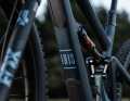 The new bikes for trail and all-mountain use have little more in common with their predecessors than the Ibis logo on the head tube - at least as far as looks are concerned. The Californians have thrown the typical Ibis design language with its two-part main frame and curved top tube overboard. Instead, the design is now characterised by straight lines and sharp edges.