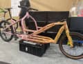 Cargo bikes don’t have to be heavy: the Iumentum Cargobike, weighing just 14.8 kilos, proves just that.