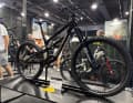 Günstig Ballern: Das brandneue Nukeproof Alu-Enduro Tracker FS gibt es bereits für unter 2500 Euro.