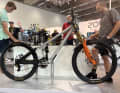 Eines der schnellsten Bikes der Welt: Das Frameworks DH von Asa Vermette.