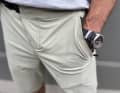 Auch hier: RV-Taschen auf beiden Seiten. Viel darf man nicht reinstecken, denn der Schnitt der Shorts ist enger als die der Konkurrenz.