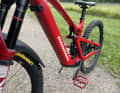 The small 360 watt-hour battery is located in the down tube. My Sresh weighs 19.3 kilos without pedals. Not bad, eh?