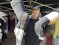 Die Knie- und Ellenbogenschoner VPD wurden überarbeitet und arbeiten mit zwei Schichten - eine Art MIPS für die Gelenke. Preis: 150 Euro der Knieschoner, 130 Euro der Ellenbogen-Protektor.