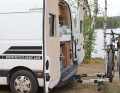 Der Eufab SD260 ist der einzige Fahrradträger für die Anhängerkupplung bei dem sich die Flügeltüren eines Camper-Vans vollständig öffnen lassen. Wir haben den Heckträger ausführlich getestet.
