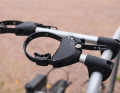 Das Haltesystem des Eufab SD260 Fahrradträgers hat sich bewährt. Die Haltearme sind verstellbar und abschließbar. Das Schloss braucht allerdings etwas Feingefühl.