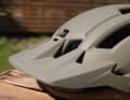 The visor of the Sweet Primer MIPS is height-adjustable.