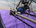 Leonard Börger, das Gesicht hinter Leovelo, steht auf Singlespeed-Bikes. Am Jungle Hunt wird die Kette mittels verschiebbarer Ausfallenden von Paragon Machine Works gespannt.