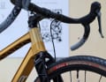 The aluminium fork on the Aper Dryad is also fitted with aluminium ribs.