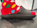 The star here is not the socks: The sandals are supposed to help you recover - and they do. At least a little.