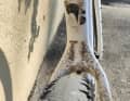 Das Gravelbike hat einen matt-weißen Lack, der Schmutz leider anzieht.