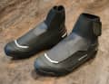 Die Shimano MW502 MTB-Schuhe für den Winter kommen optisch eher dezent daher, können aber praktisch überzeugen.