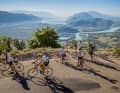 Die Belohnung am Col du Grand Colombier. Die Anreise ins Französische Jura lohnt sich: Vier Mal im Jahr sind Radfahrer hier unter sich.