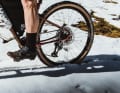 To achieve this, Lee Cougan combines a 69 degree head angle with a 73 degree seat angle. The chainstays measure 428 millimetres.