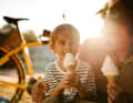 Wichtig für die Motivation der Kinder sind regelmäßige Pausen, zum Beispiel zum Eisessen.