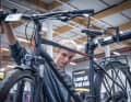 Für die Wiederaufbereitung durchlaufen die gebrauchten Bikes bei JobRad Loop einen genau festgelegten Prüfprozess.