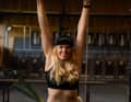 Doesn't want to be a leek, isn't a leek - just has a leek in her trousers. Kathi does Crossfit four times a week to prevent injuries and get to grips with aches and pains.