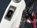 Im Oberrohr des Alurahmens sitzt das Touch-Display von Avinox.